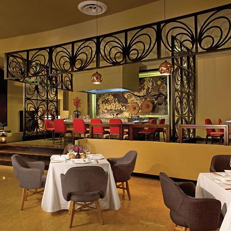 Breathless Punta Cana Resort & Spa (Adults Only) Dış mekan fotoğraf The restaurant at the hotel