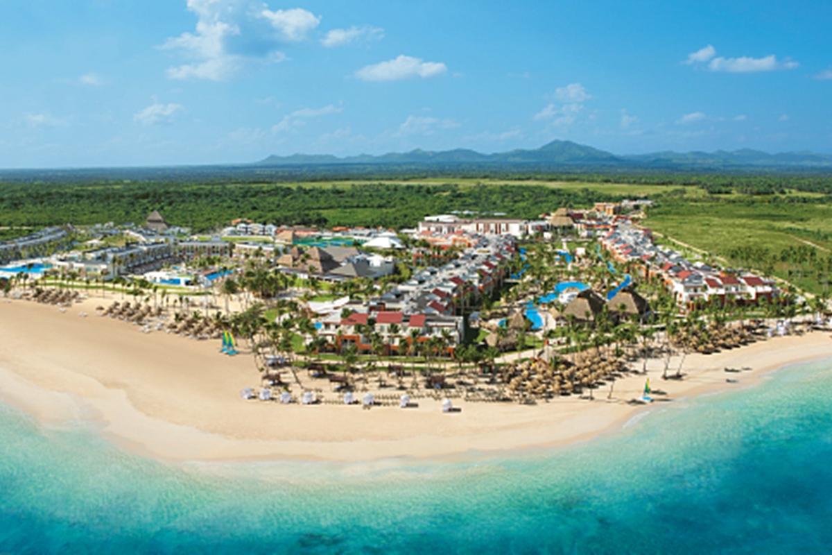 Breathless Punta Cana Resort & Spa (Adults Only) Dış mekan fotoğraf Aerial view of the resort