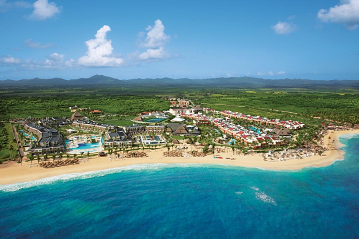 Breathless Punta Cana Resort & Spa (Adults Only) Dış mekan fotoğraf Aerial view of Secrets Cap Cana Resort & Spa