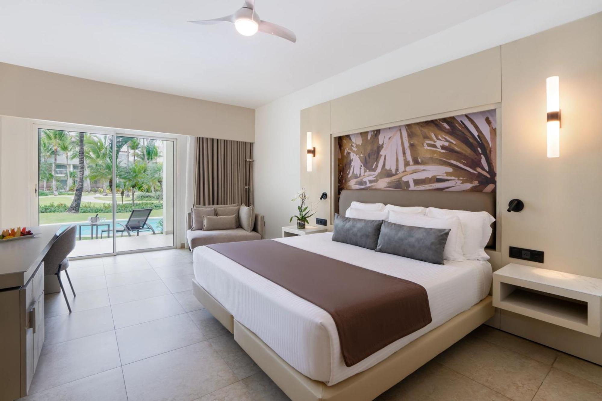 Breathless Punta Cana Resort & Spa (Adults Only) Dış mekan fotoğraf Junior Suite swim-out