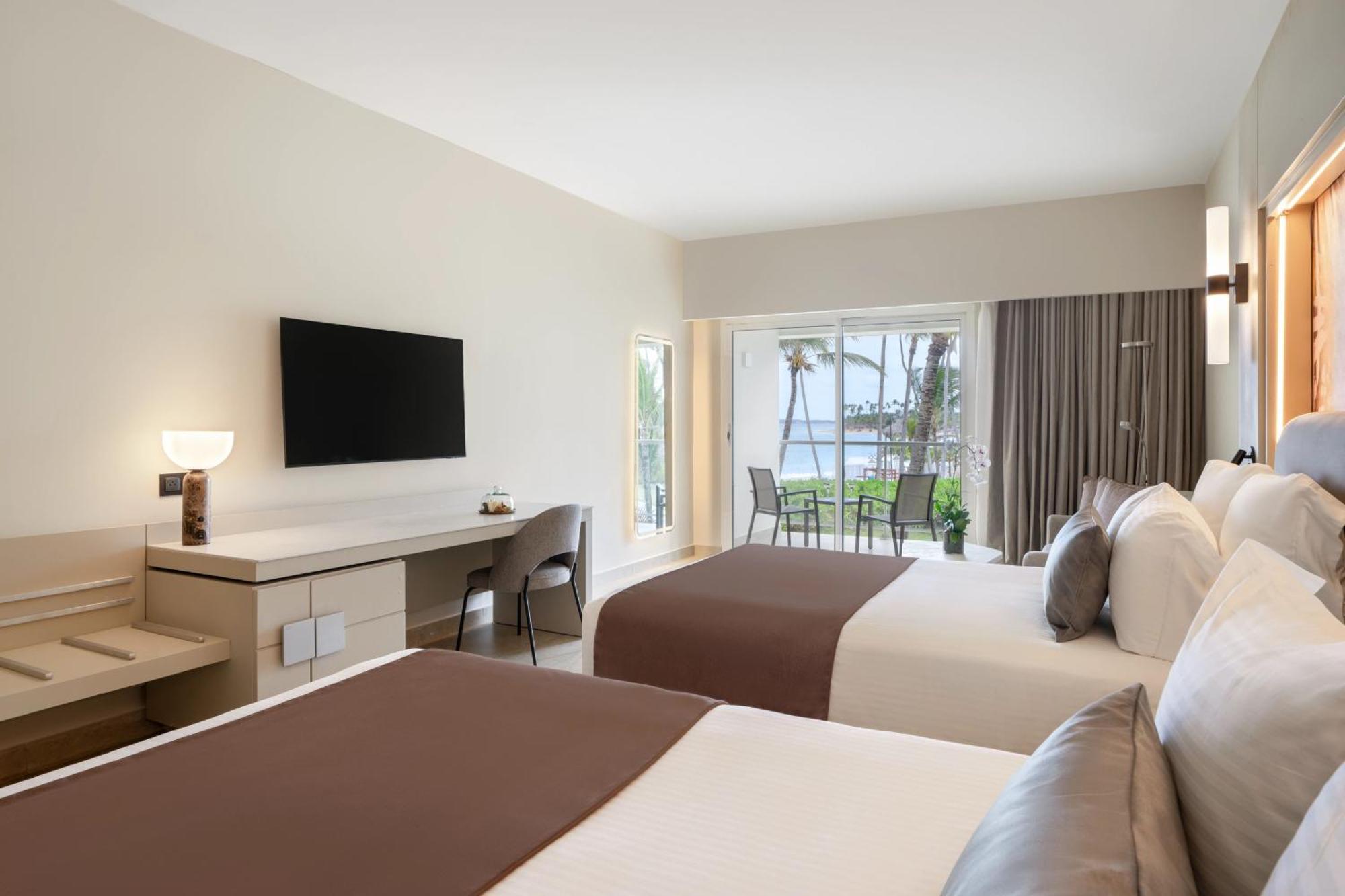Breathless Punta Cana Resort & Spa (Adults Only) Dış mekan fotoğraf A room at the Hilton San Diego Bayfront