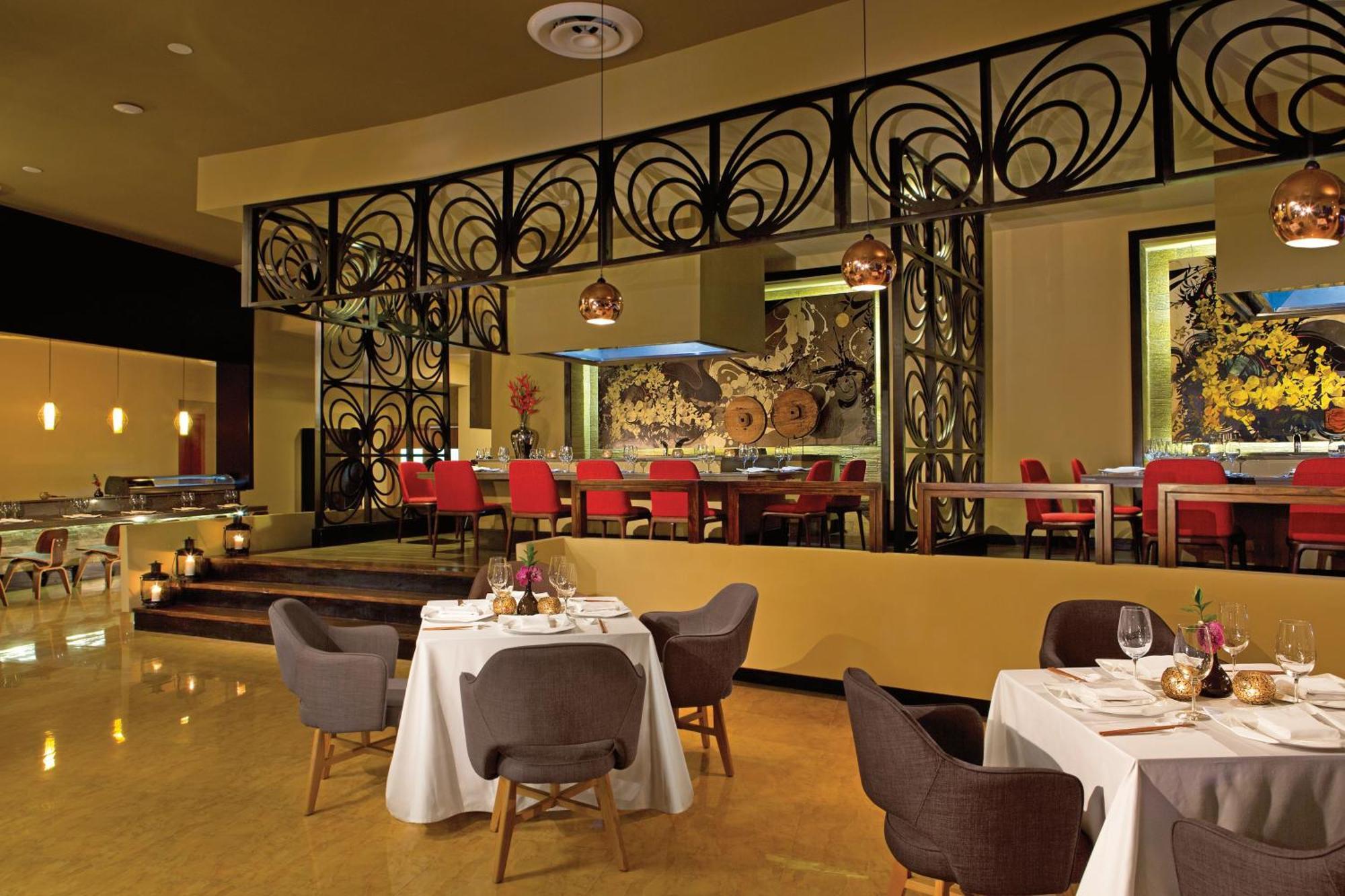 Breathless Punta Cana Resort & Spa (Adults Only) Dış mekan fotoğraf The restaurant at the hotel