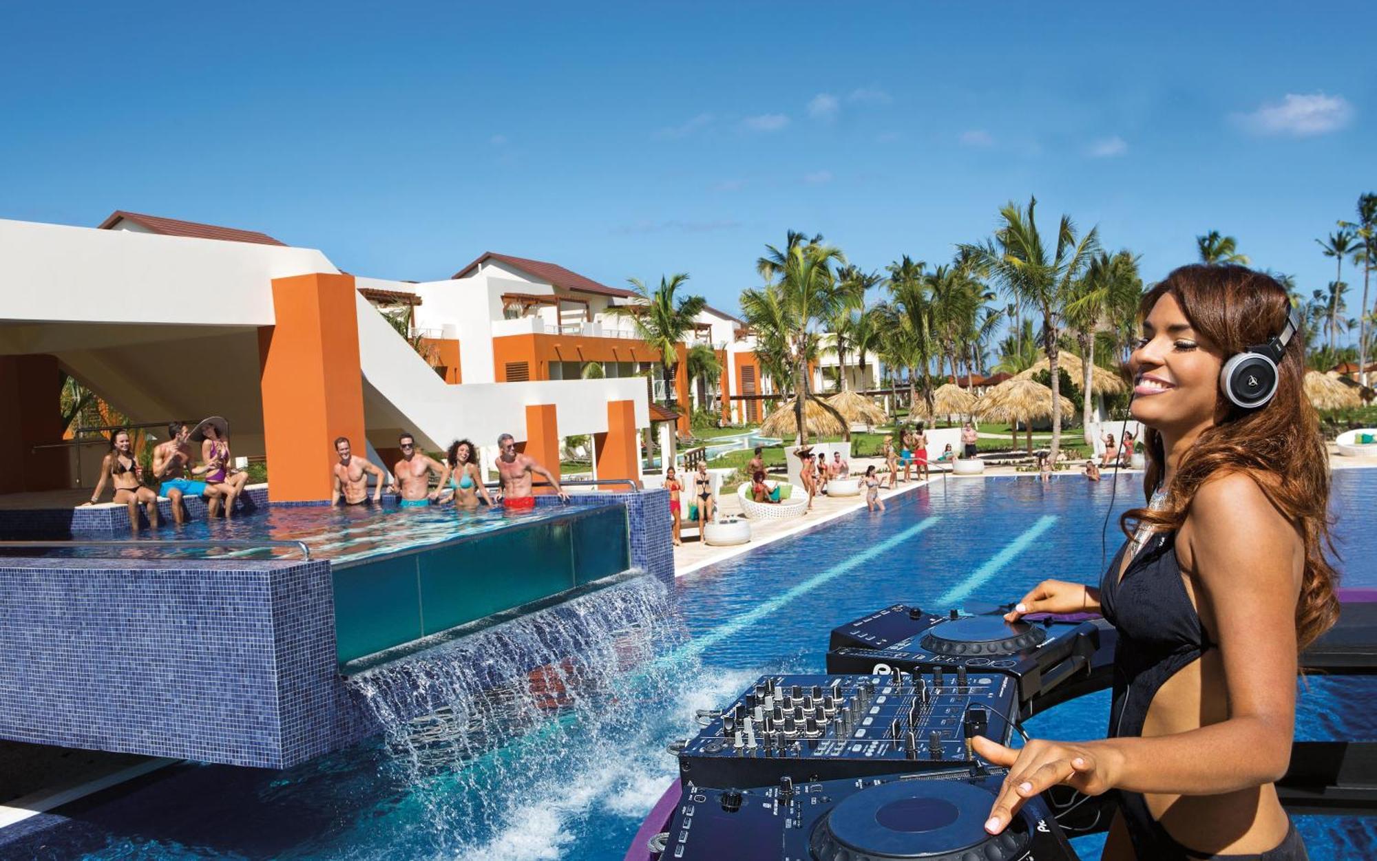 Breathless Punta Cana Resort & Spa (Adults Only) Dış mekan fotoğraf Hard Rock Hotel & Casino Punta Cana